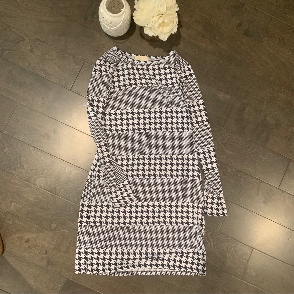 Michael Kors long sleeve dress size M
